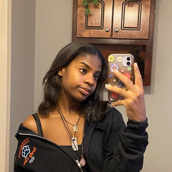 Meet your Posher, Mya - Picture 1 of 1